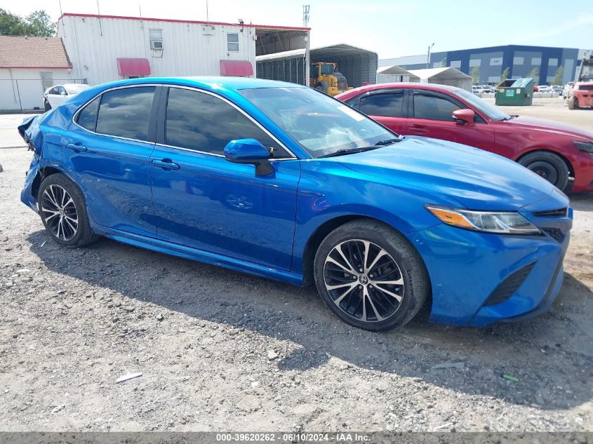 4T1B11HK3JU131673 2018 TOYOTA CAMRY - Image 1