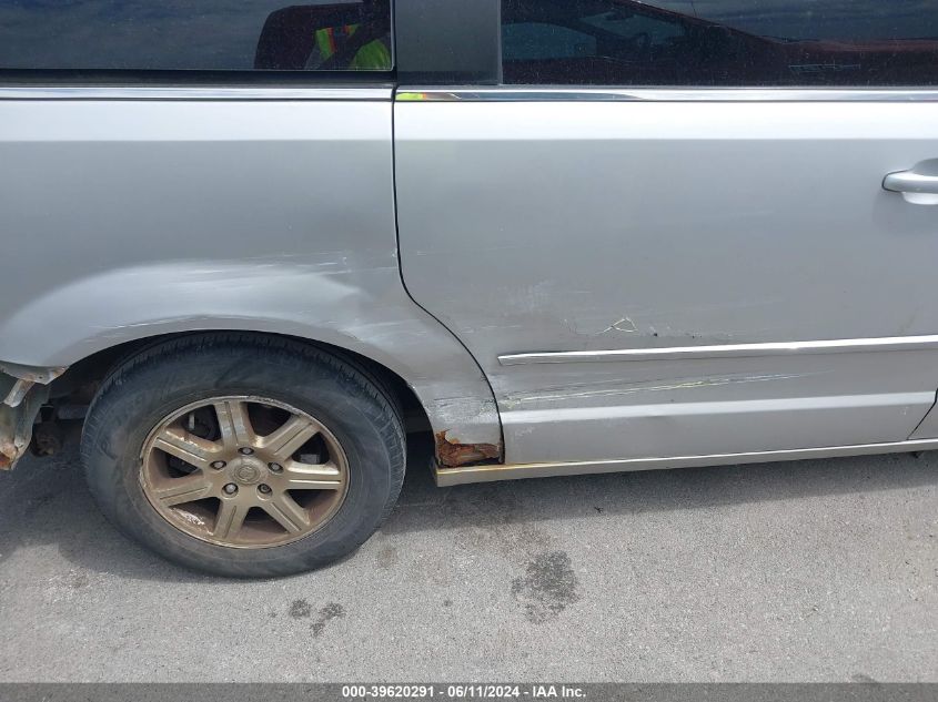 2010 Chrysler Town & Country Touring VIN: 2A4RR5D16AR353552 Lot: 39620291