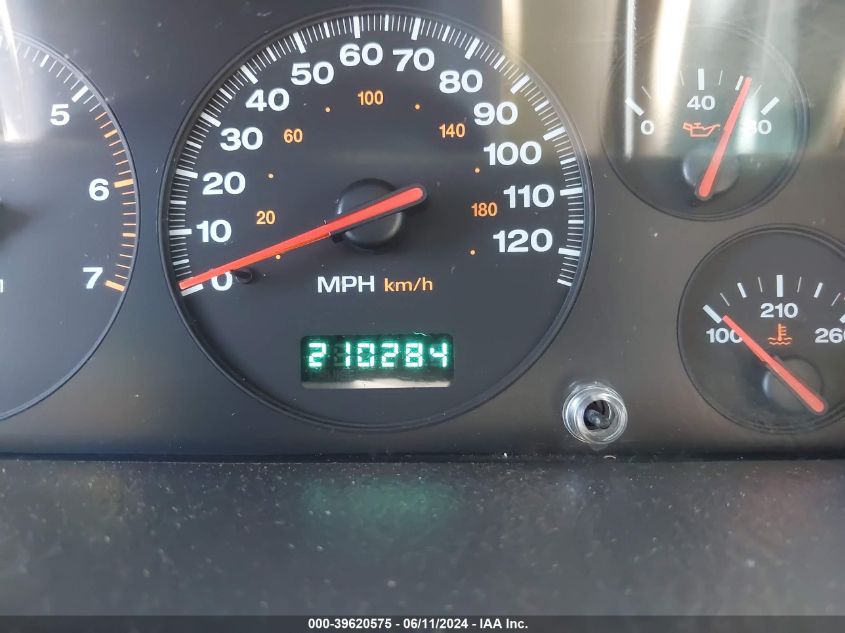 2001 Jeep Grand Cherokee Laredo VIN: 1J4GW48N61C724046 Lot: 39620575