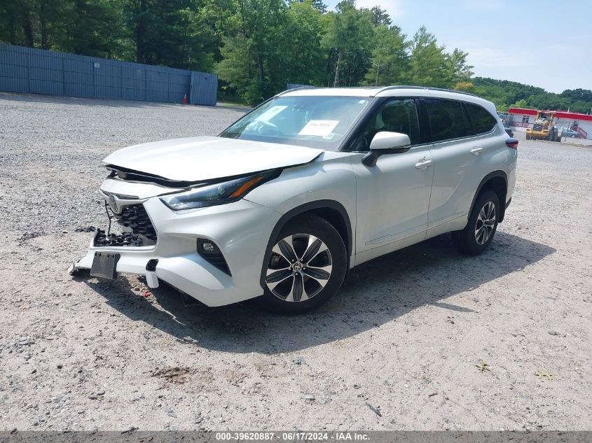 2022 TOYOTA HIGHLANDER XLE - 5TDGZRBH4NS196993