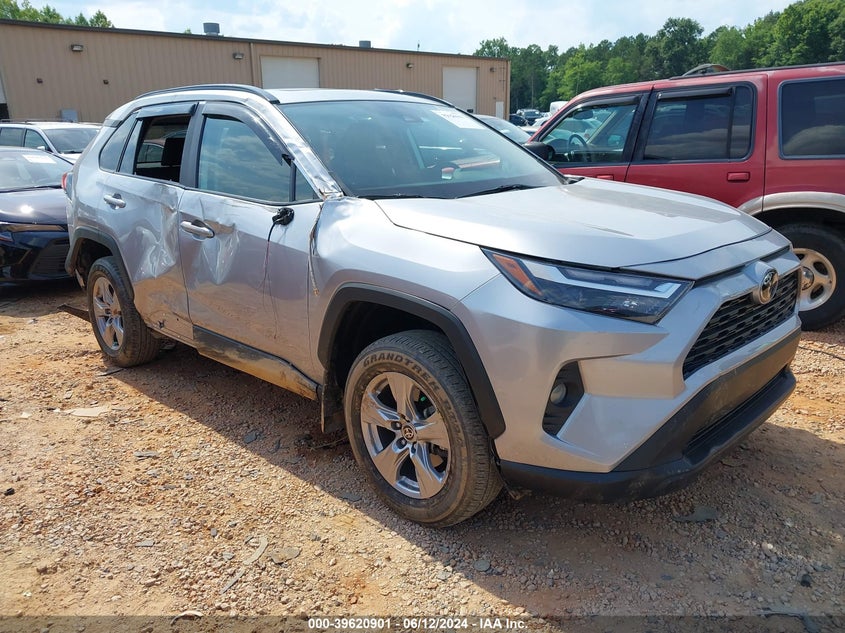 TOYOTA RAV4 XLE 2022