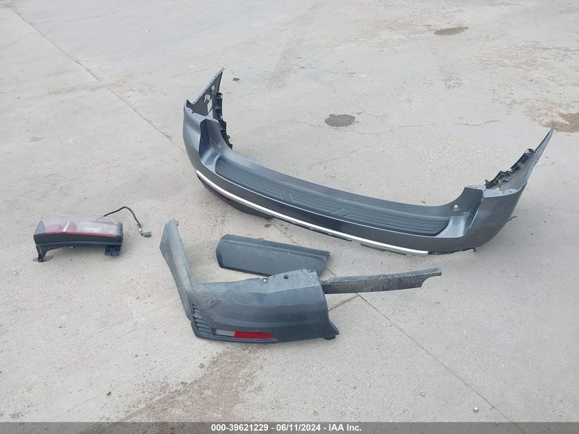 2021 Chevrolet Tahoe 2Wd Ls VIN: 1GNSCMKD2MR425705 Lot: 39621229