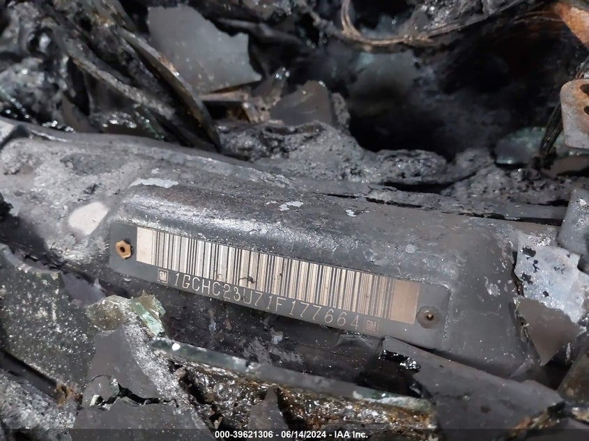 2001 Chevrolet Silverado 2500Hd Lt VIN: 1GCHC23U71F177664 Lot: 39621306