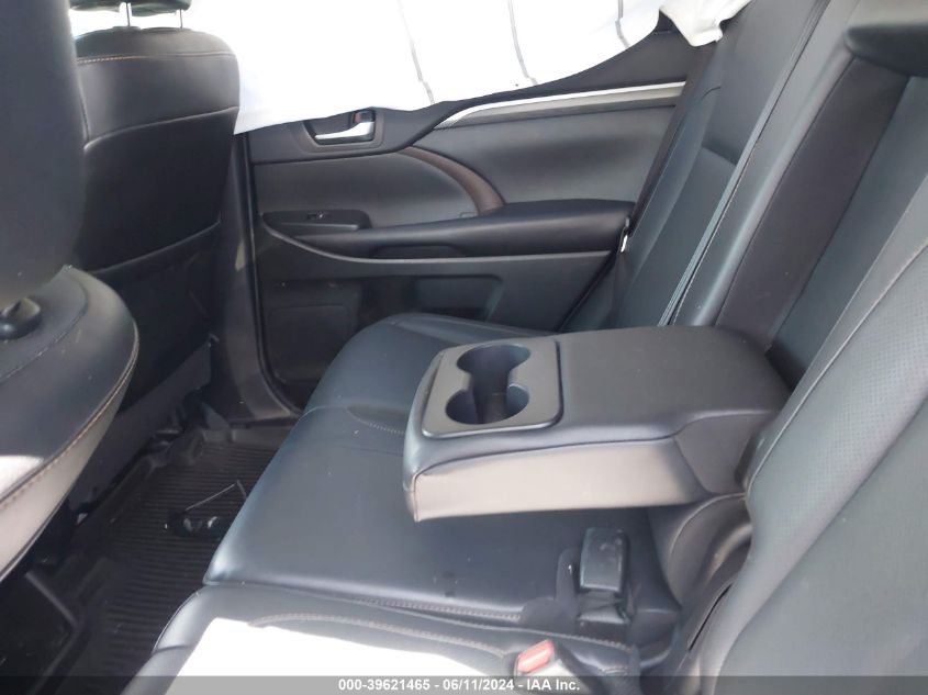 2019 Toyota Highlander Limited Platinum VIN: 5TDDZRFH5KS711413 Lot: 39621465