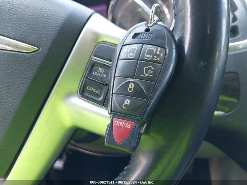 2016 Chrysler Town & Country Touring VIN: 2C4RC1BG0GR206367 Lot: 39621541