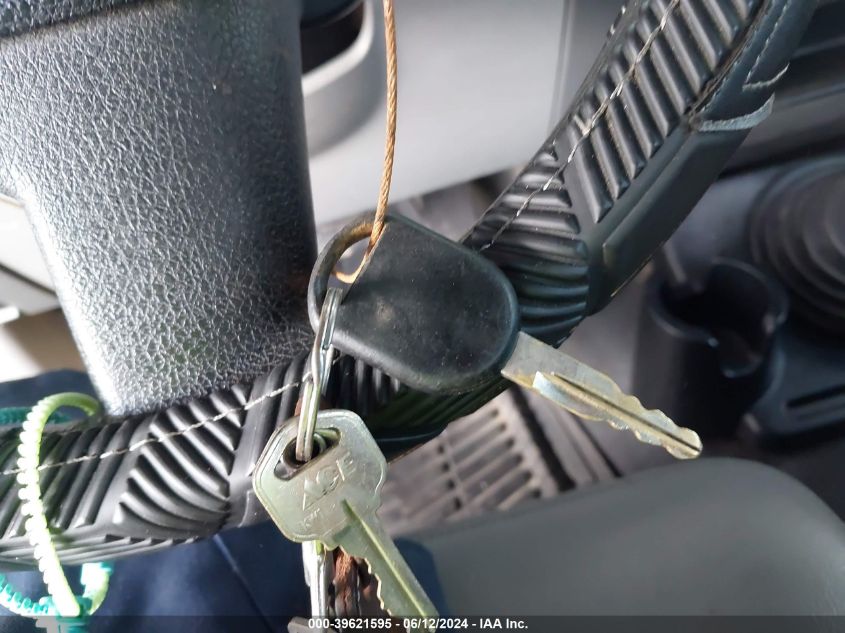 2005 Ford F-150 Stx/Xl/Xlt VIN: 1FTRF12285NB90361 Lot: 39621595