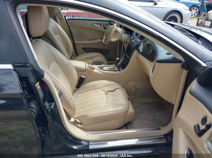2008 Mercedes-Benz Cls 550 VIN: WDDDJ72X38A122803 Lot: 39621849