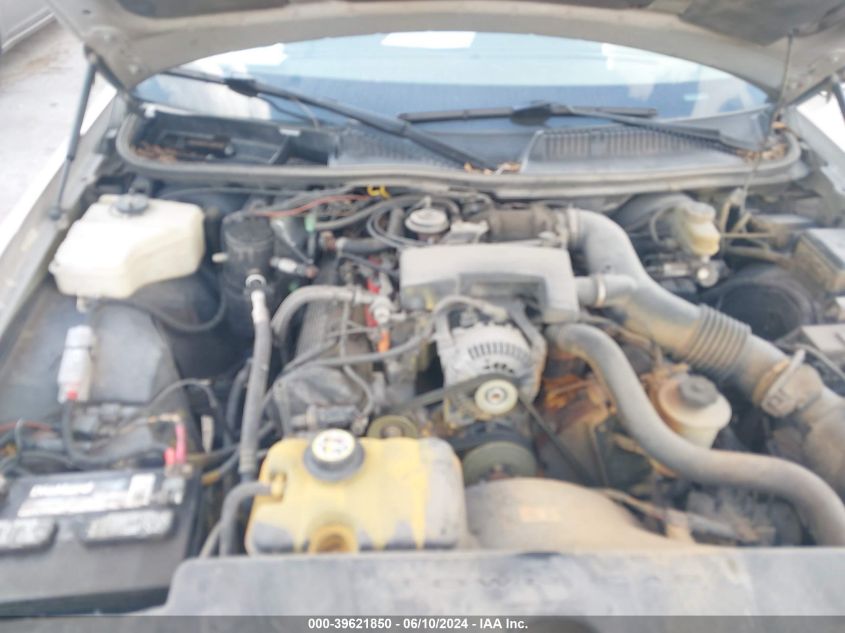 2000 Lincoln Town Car Executive VIN: 1LNHM81W1YY907518 Lot: 39621850