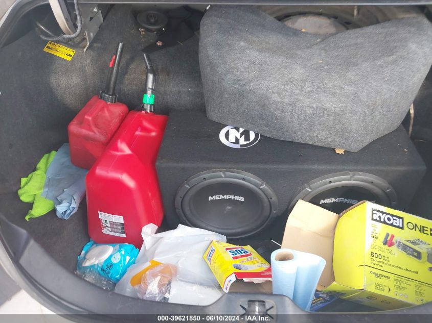 2000 Lincoln Town Car Executive VIN: 1LNHM81W1YY907518 Lot: 39621850