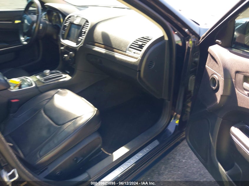 2015 Chrysler 300C VIN: 2C3CCAETXFH772897 Lot: 39621895