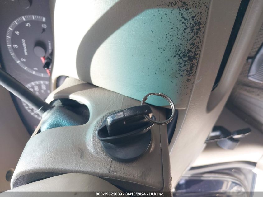 2002 Ford F150 VIN: 1FTRW07L72KC97135 Lot: 39622089