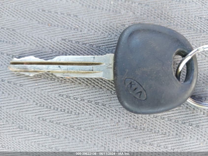 2007 Kia Rondo Lx VIN: KNAFG525277121493 Lot: 39622136