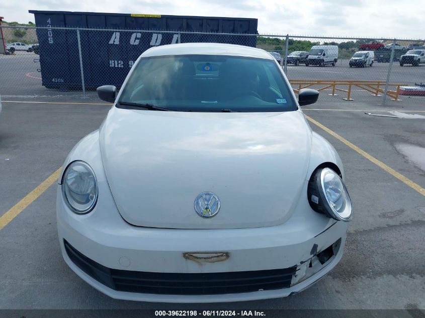 2014 Volkswagen Beetle 2.5L Entry VIN: 3VWFP7AT5EM624319 Lot: 39622198