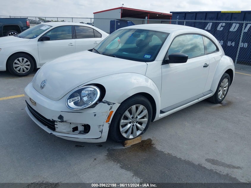 2014 VOLKSWAGEN BEETLE 2.5L ENTRY - 3VWFP7AT5EM624319