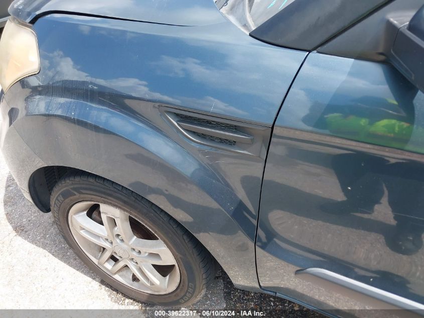 2011 Kia Soul + VIN: KNDJT2A23B7285732 Lot: 39622317