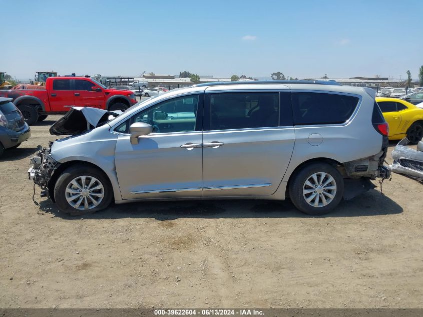 2018 Chrysler Pacifica Touring L VIN: 2C4RC1BG8JR290462 Lot: 39622604