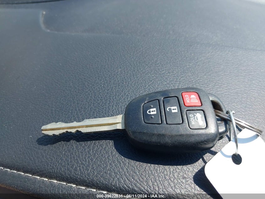 2016 Toyota Camry Le VIN: 4T1BF1FK8GU239543 Lot: 39622831