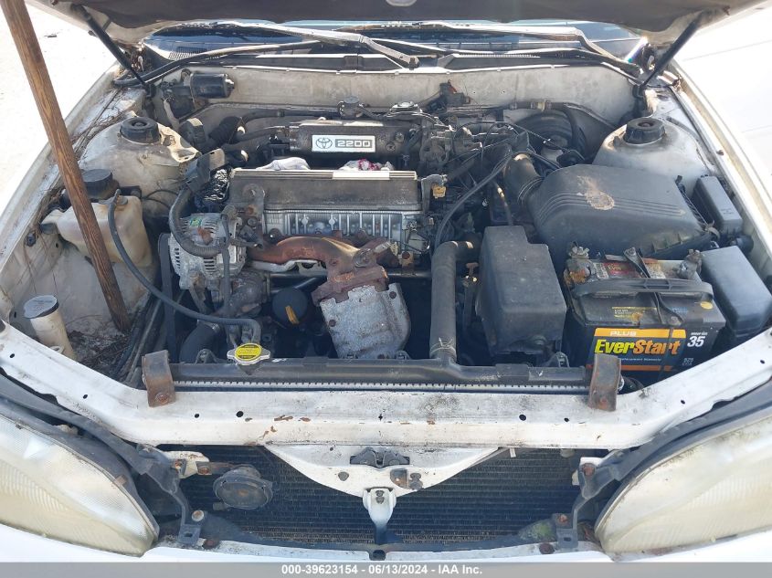 1995 Toyota Camry Le VIN: 4T1SK12E7SU884575 Lot: 39623154