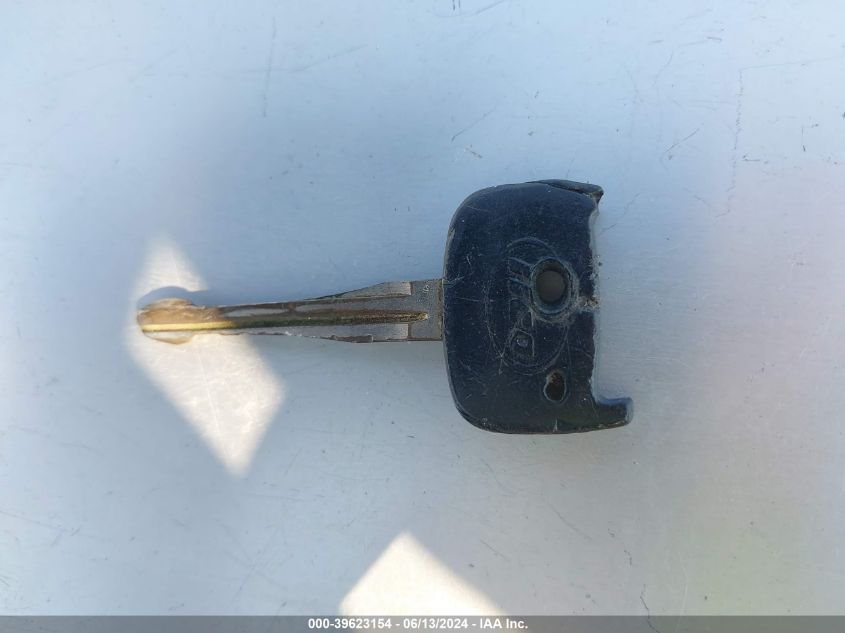 1995 Toyota Camry Le VIN: 4T1SK12E7SU884575 Lot: 39623154