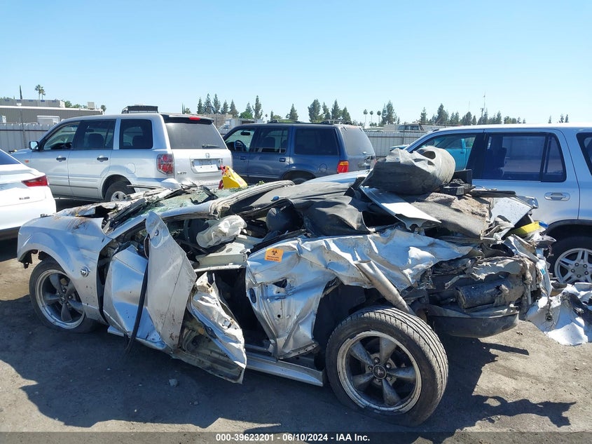 2004 Ford Mustang Gt VIN: 1FAFP45X04F110994 Lot: 39623201