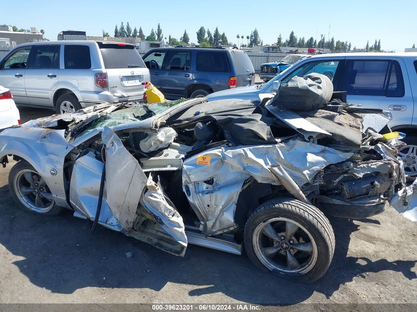 2004 Ford Mustang Gt VIN: 1FAFP45X04F110994 Lot: 39623201