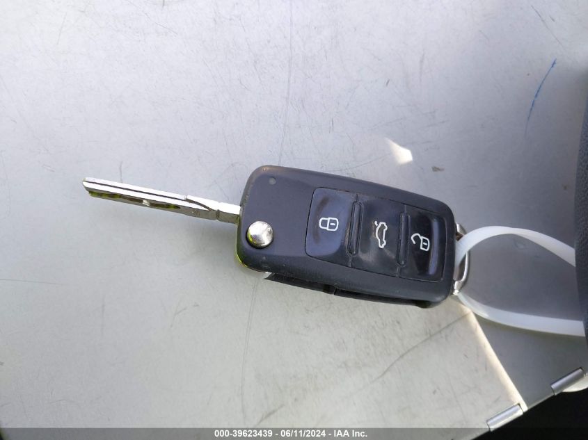 2017 Volkswagen Passat 1.8T S VIN: 1VWAT7A35HC027229 Lot: 39623439