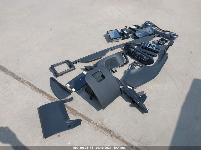 2020 Jeep Gladiator Overland 4X4 VIN: 1C6HJTFG4LL208379 Lot: 39624185