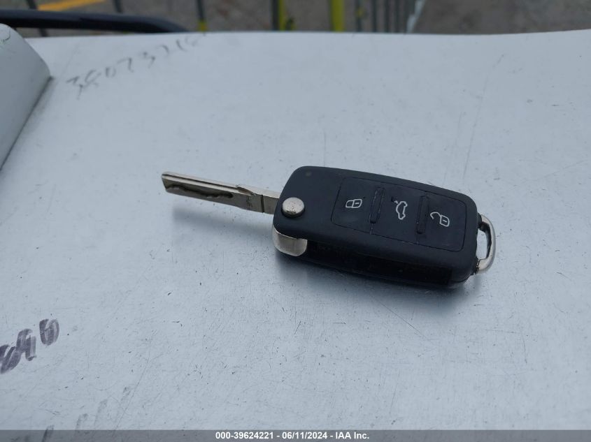 2017 Volkswagen Tiguan 2.0T/2.0T S VIN: WVGAV7AX5HK049121 Lot: 39624221