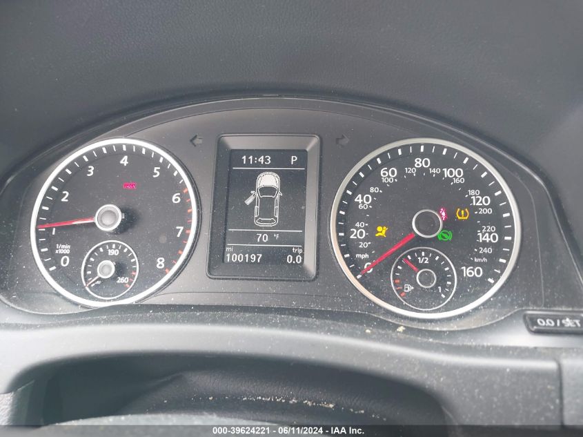 2017 Volkswagen Tiguan 2.0T/2.0T S VIN: WVGAV7AX5HK049121 Lot: 39624221