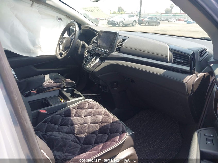 VIN 5FNRL6H93PB051945 2023 HONDA ODYSSEY ELITE