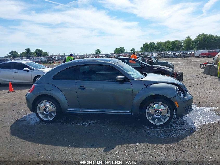 2014 Volkswagen Beetle 2.5L VIN: 3VWJX7AT1EM631987 Lot: 39624324