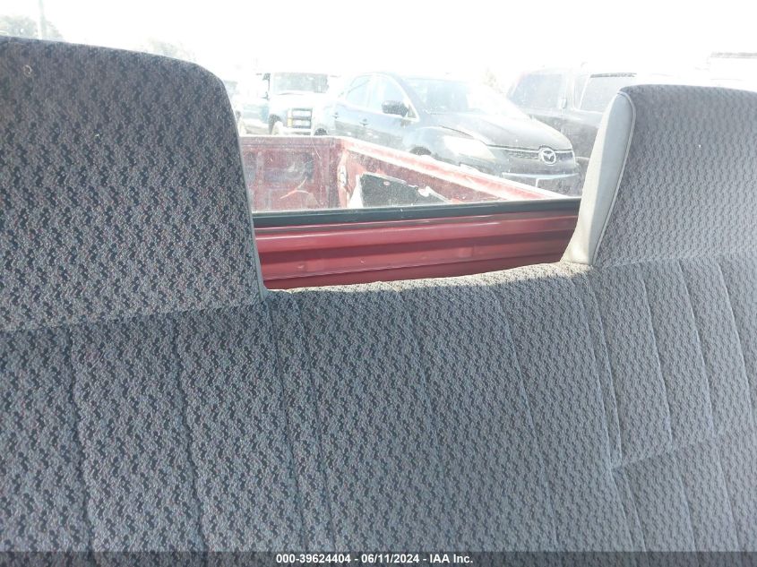 1992 Toyota Pickup 1/2 Ton Short Wheelbase VIN: JT4RN81A1N0104812 Lot: 39624404