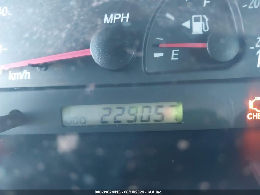 2003 Toyota Camry Le VIN: 4T1BE32K23U671866 Lot: 39624415