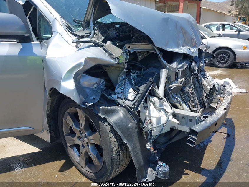 2012 Toyota Sienna Se 8 Passenger VIN: 5TDXK3DC2CS184258 Lot: 39624719