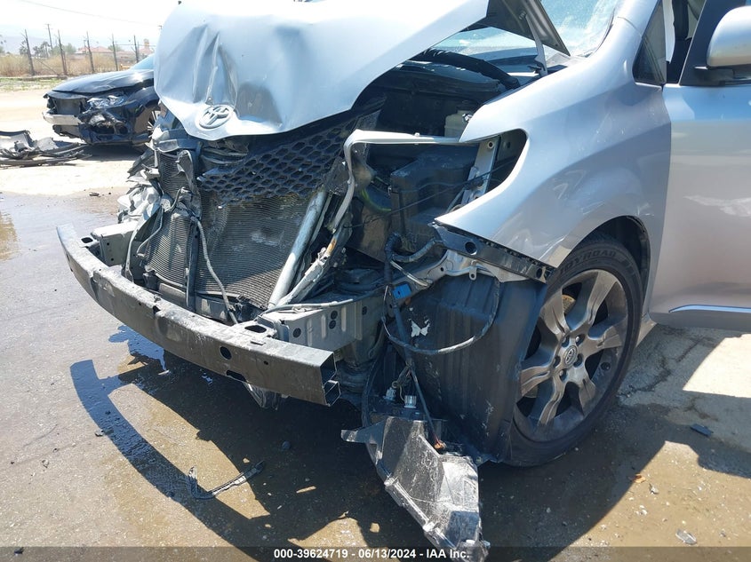 2012 Toyota Sienna Se 8 Passenger VIN: 5TDXK3DC2CS184258 Lot: 39624719