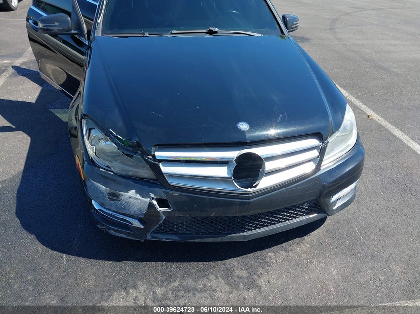 2012 Mercedes-Benz C 250 Luxury/Sport VIN: WDDGF4HB3CA619285 Lot: 39624723