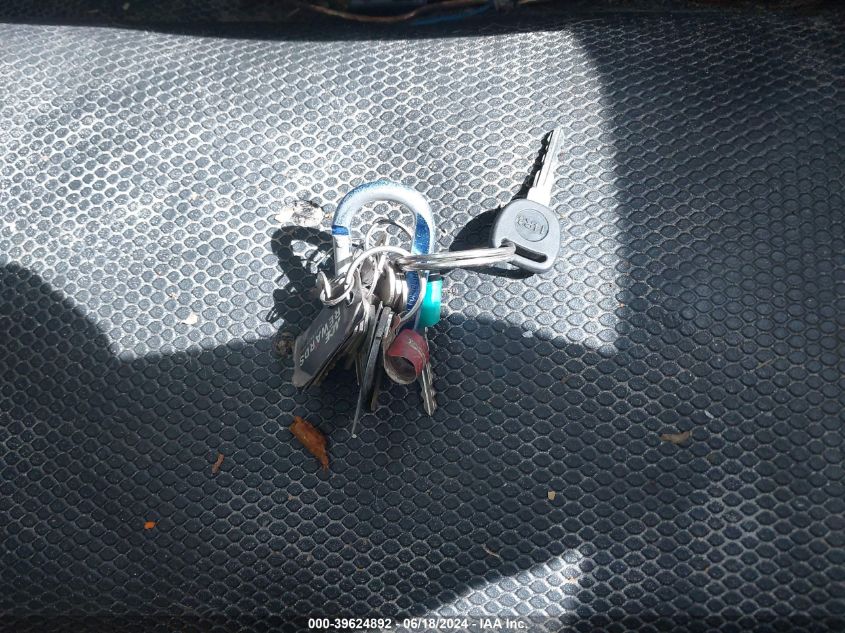 2005 GMC Sierra 1500 Work Truck VIN: 1GTEC14X05Z358843 Lot: 39624892