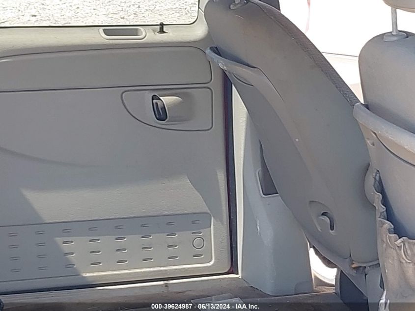 2005 Chrysler Town & Country Lx VIN: 2C4GP44R85R322098 Lot: 39624987