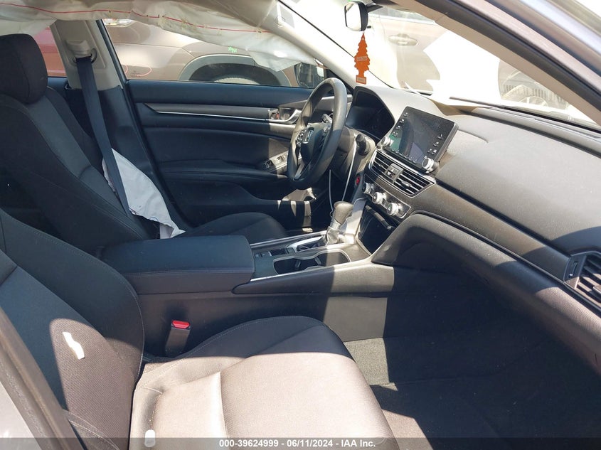 VIN 1HGCV1F13KA043637 2019 HONDA ACCORD LX