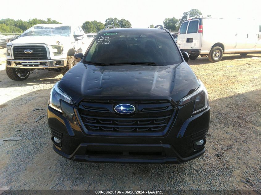 2022 Subaru Forester Premium VIN: JF2SKADC1NH400964 Lot: 39625196