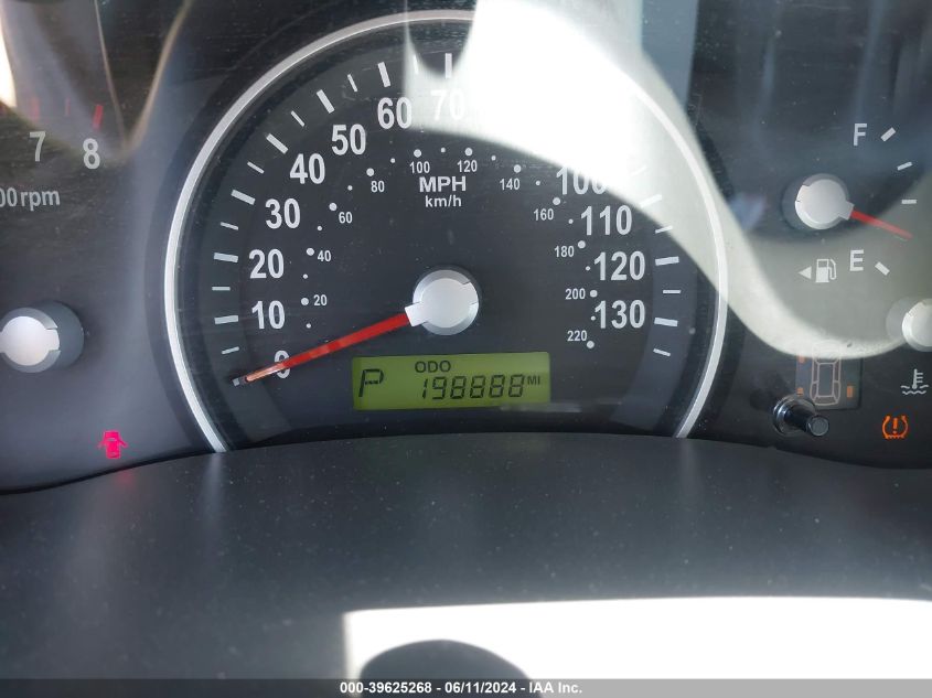 2008 Kia Sedona Lx VIN: KNDMB233386206354 Lot: 39625268