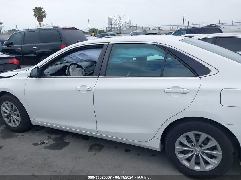 2015 Toyota Camry Le VIN: 4T4BF1FK7FR446834 Lot: 39625367