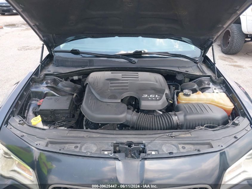 2015 Chrysler 300 Limited VIN: 2C3CCAAG2FH931923 Lot: 39625447