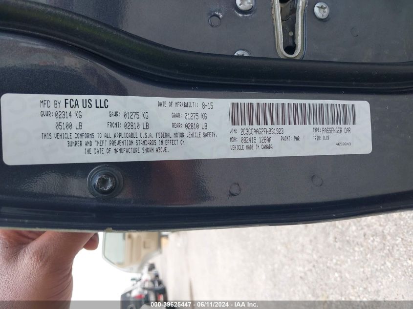 2015 Chrysler 300 Limited VIN: 2C3CCAAG2FH931923 Lot: 39625447