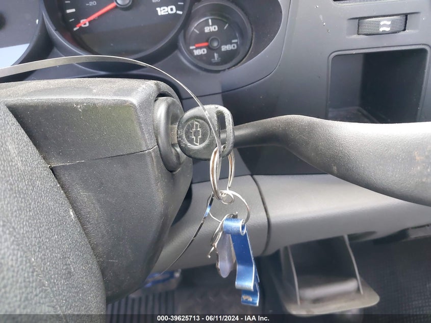 2009 Chevrolet Silverado 1500 Work Truck VIN: 1GCEK14C69Z144848 Lot: 39625713