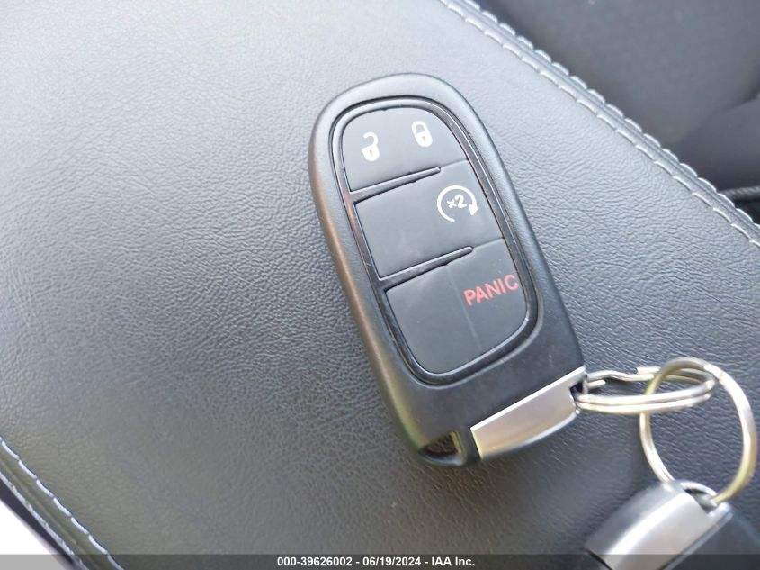 2019 Jeep Cherokee Latitude Plus 4X4 VIN: 1C4PJMLB5KD136863 Lot: 39626002