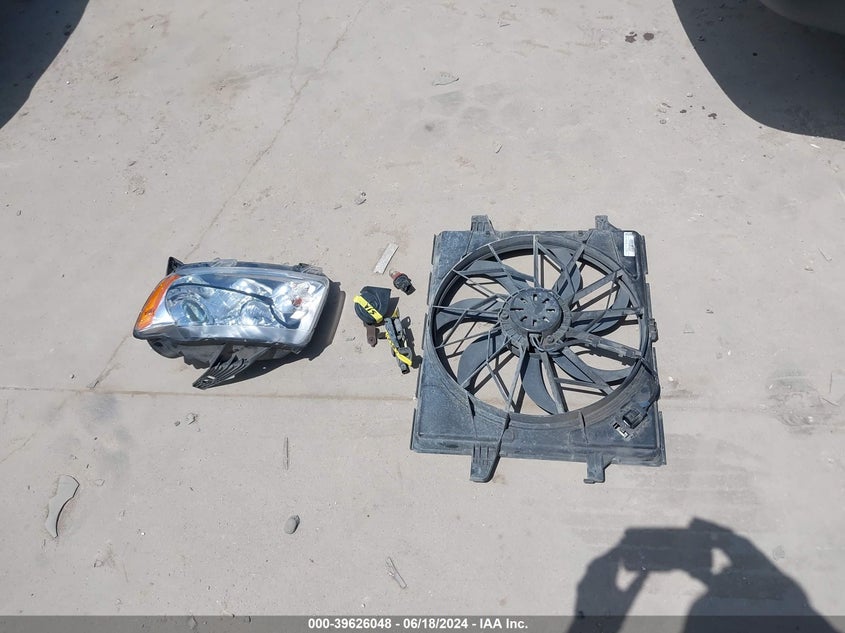 2011 Jeep Grand Cherokee Limited VIN: 1J4RS5GG4BC610898 Lot: 39626048