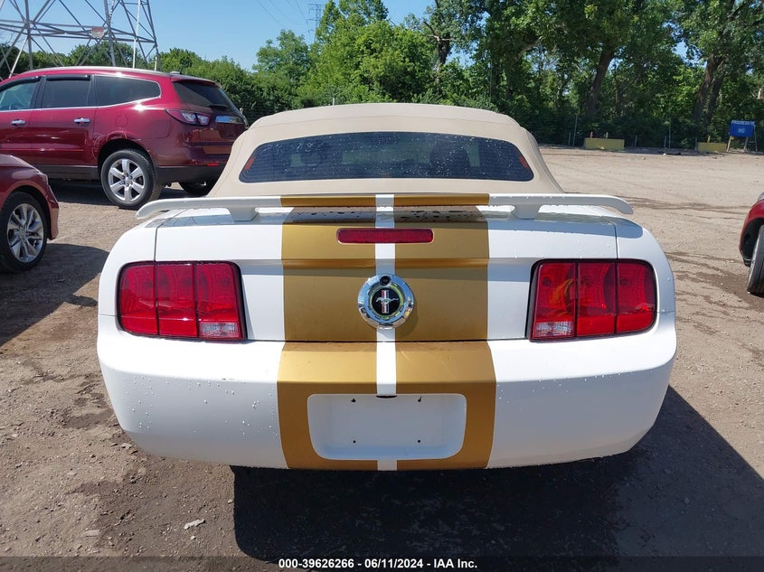 2005 Ford Mustang VIN: 1ZVFT84N455240181 Lot: 39626266