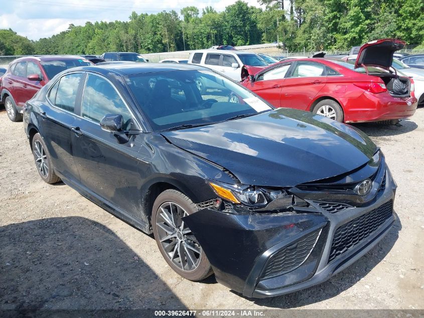 4T1G11AK6NU653686 2022 TOYOTA CAMRY - Image 1