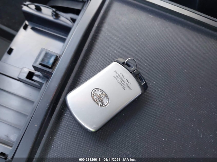 2017 Toyota Sienna Se Premium 8 Passenger VIN: 5TDXZ3DC0HS805063 Lot: 39626618